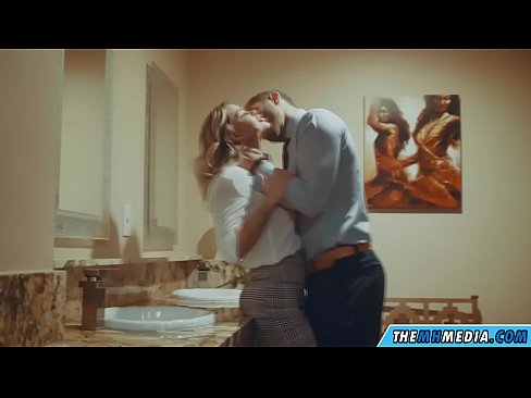 ❤️ Når en barmfagre blondine forfører dig på et offentligt toilet ️❌ Fucking video at da.hentai-id.ru